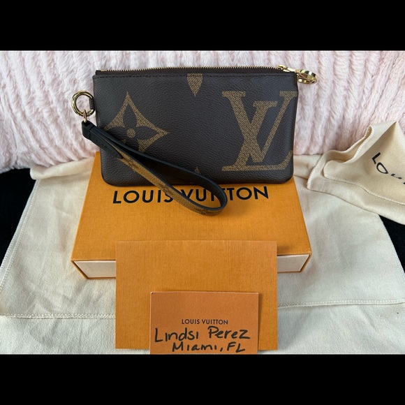 Pouch and wristlet from the pochette trio, includes copy of receipt! Like new! - Picture 6 of 9